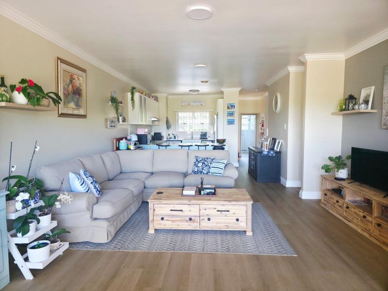 Apartment For Sale in Willard Beach, Ballito, KwaZulu Natal - Photo 3