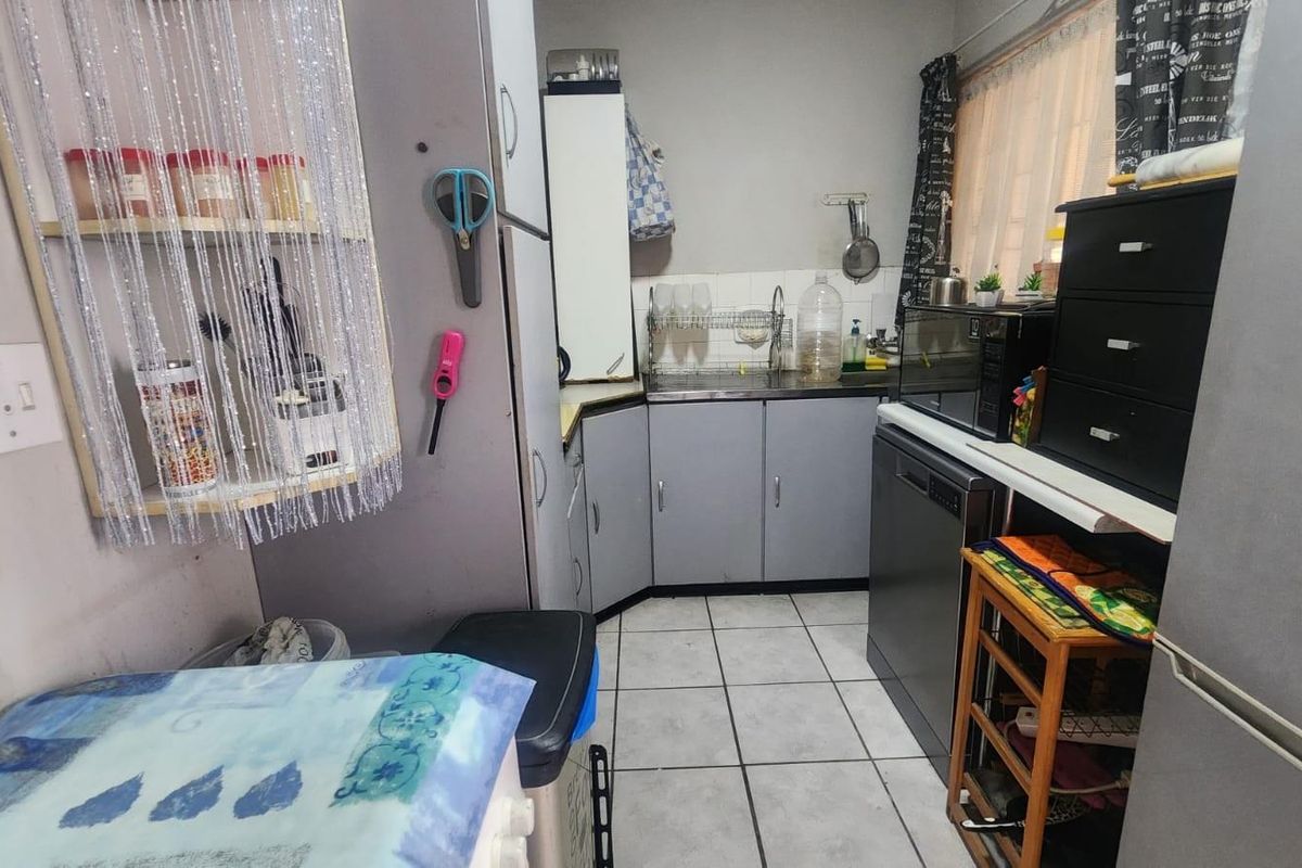 Affordable 1-Bedroom Apartment in the Heart of Brakpan Central - Photo 5