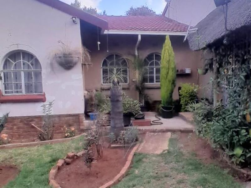 3 Bedroom House To Rent - Photo 2