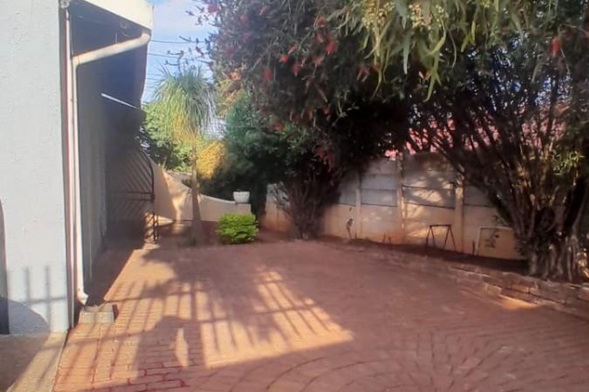 3 Bedroom House To Rent - Photo 4