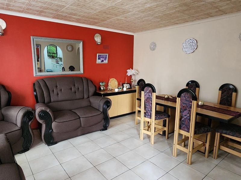 Spacious And Versatile - Photo 10
