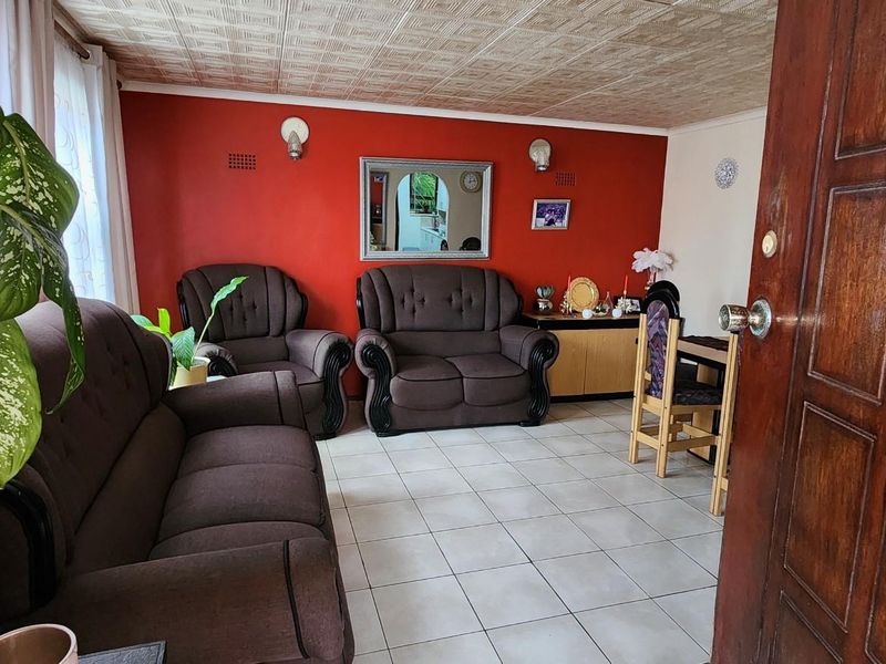 Spacious And Versatile - Photo 9