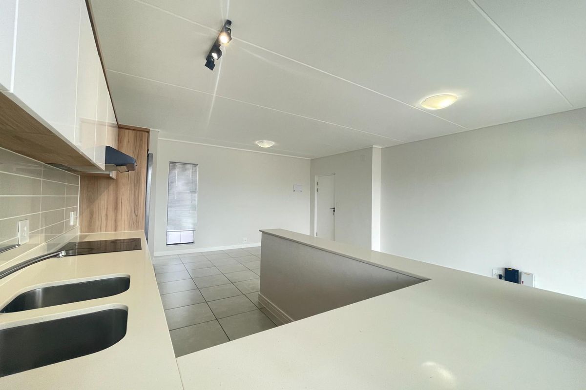 Ever thought top floor estate living just feels better? - Photo 3