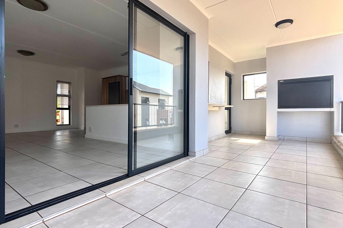 Why wait months when you could move in right now - Photo 3