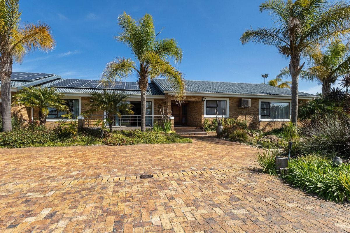 Exclusive Property in Vierlanden, Durbanville. Luxury, Sustainability and Development Potential - Photo 3