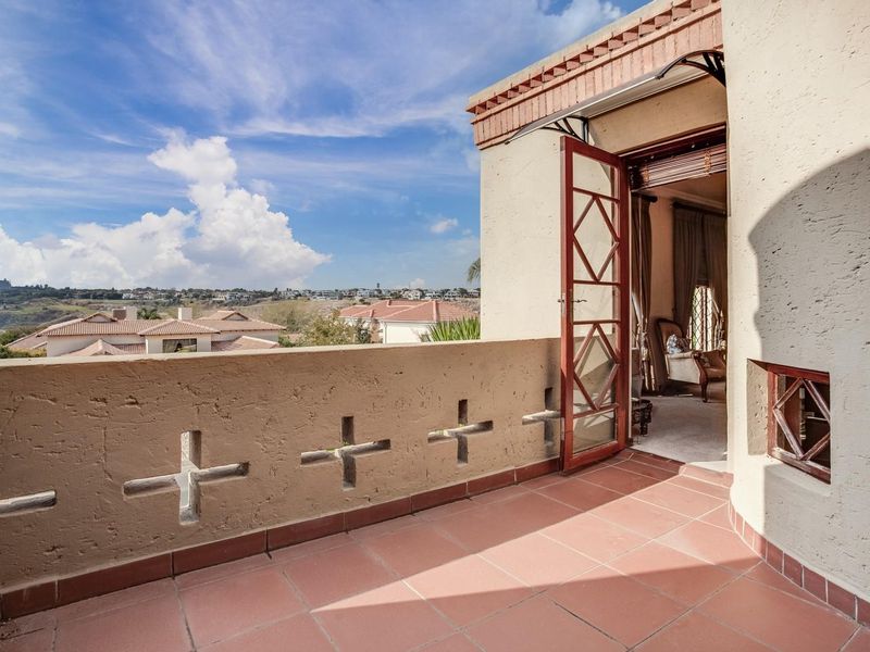 4 Bed 2.5 Bath Largest Townhouse Potential 5th Bedroom Eagle Canyon Golf Estate, Roodepoort - Photo 8