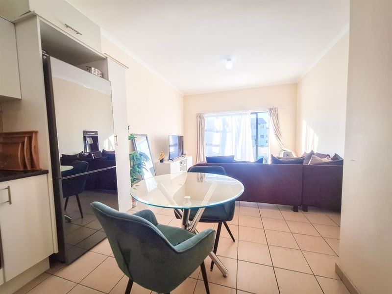 Spacious 2-Bedroom Apartment To Rent | Secure Complex - Photo 3
