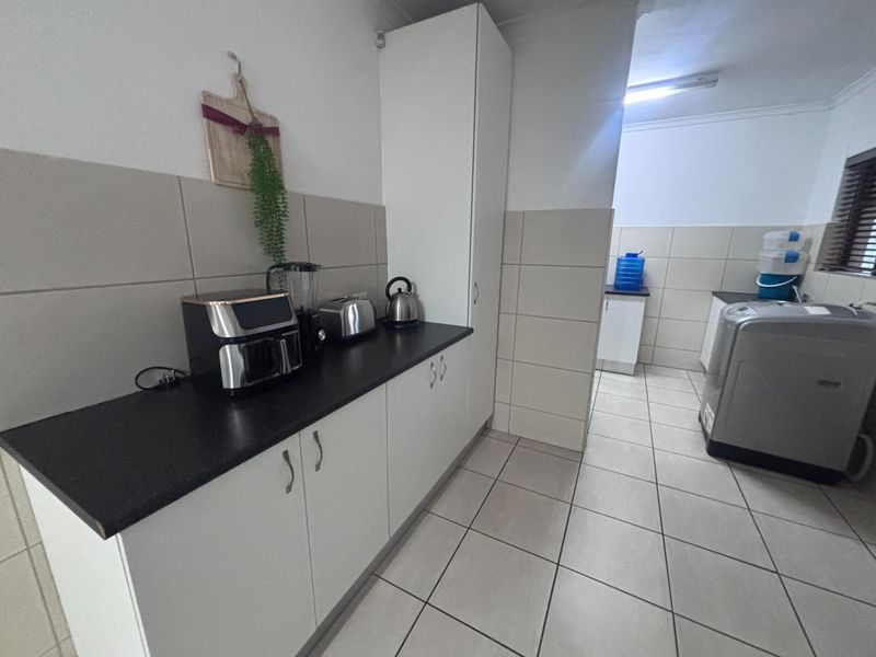 Charming Cape Dutch Family Home with Dual-Erf Opportunity in Townsend Estate - Photo 9