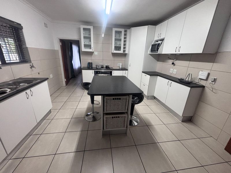 Charming Cape Dutch Family Home with Dual-Erf Opportunity in Townsend Estate - Photo 8