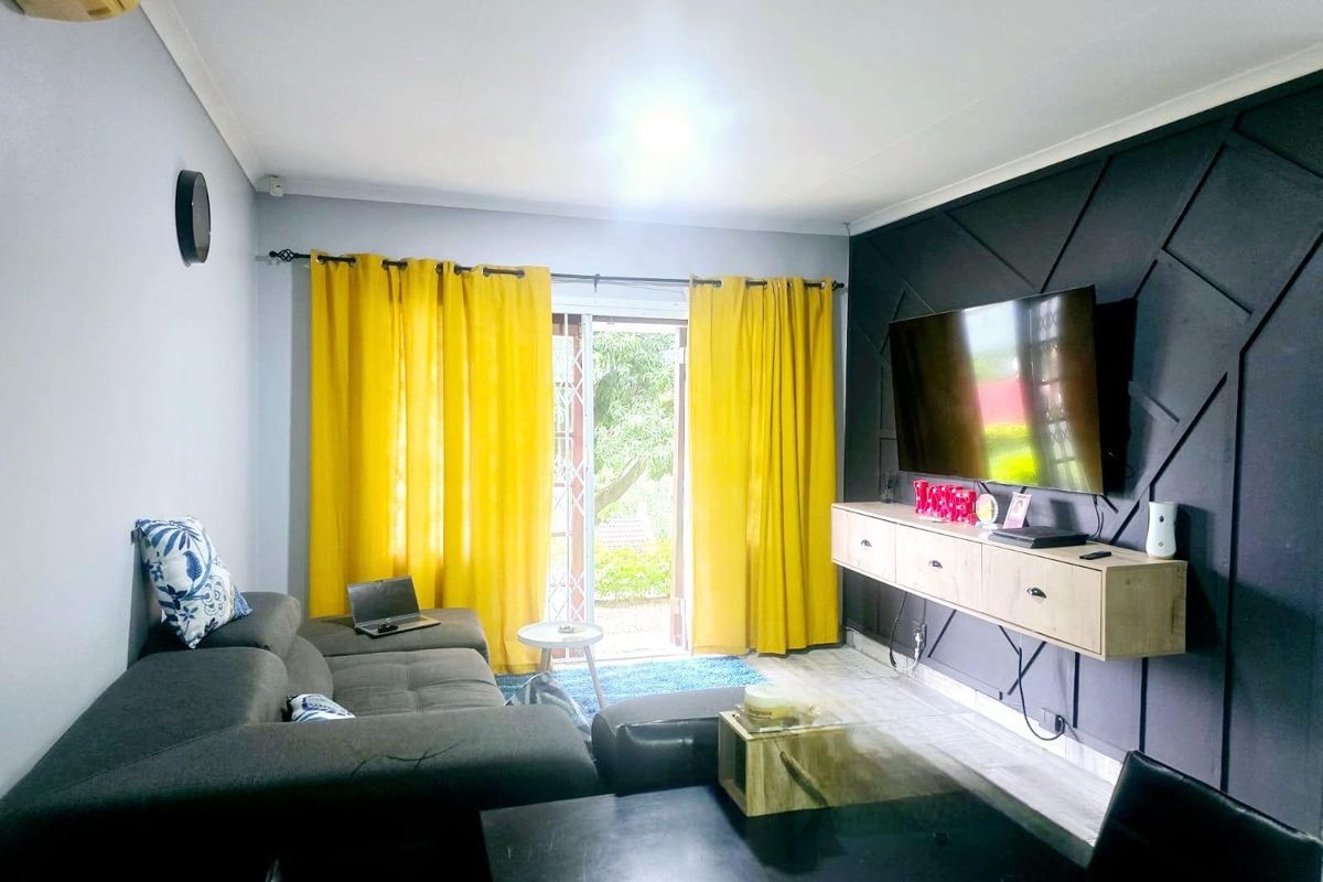 Townhouse For Sale in Escombe, Queensburgh, KwaZulu Natal - Photo 2