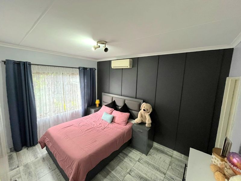 Townhouse For Sale in Escombe, Queensburgh, KwaZulu Natal - Photo 6