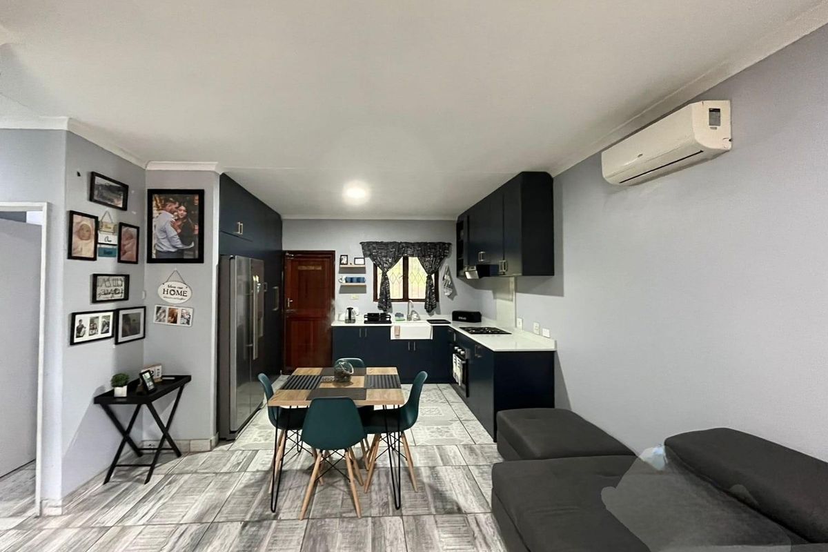 Townhouse For Sale in Escombe, Queensburgh, KwaZulu Natal - Photo 3