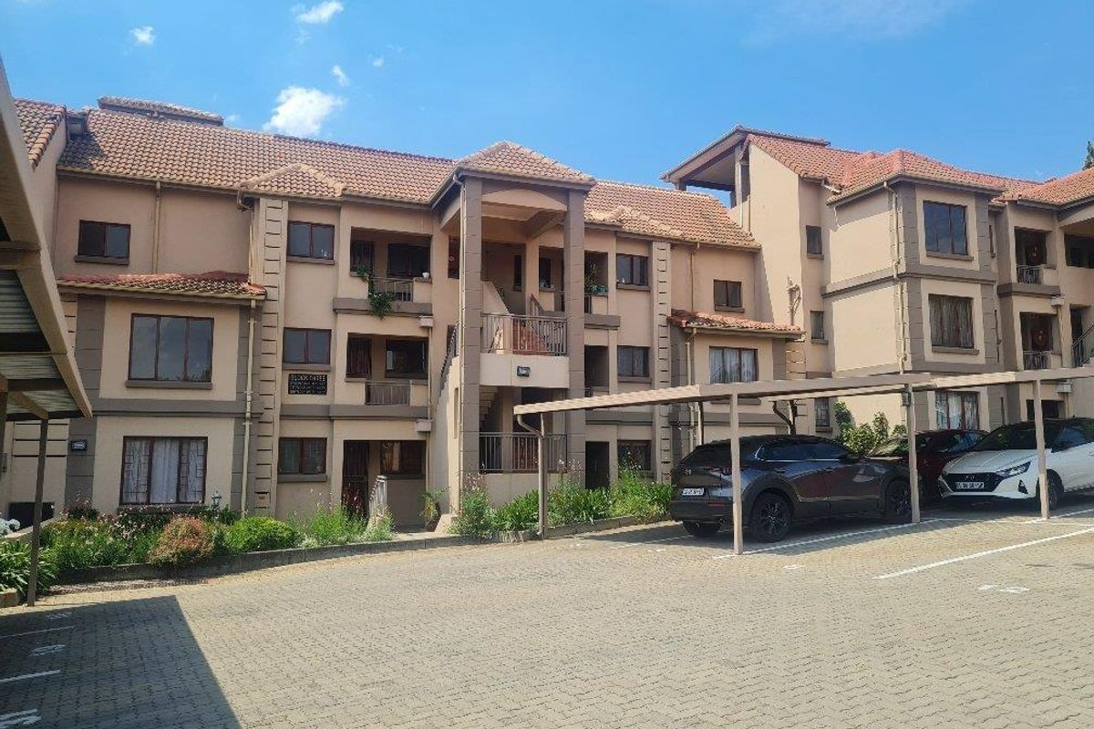 Modern, Secure and Move-In Ready - Perfect for Young Buyers or Investors - Photo 2