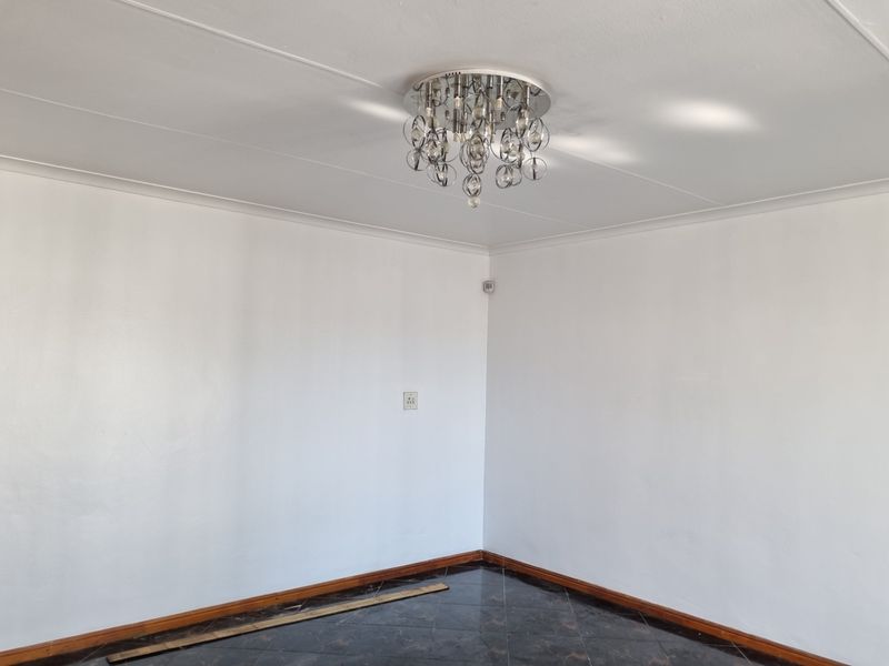 Spacious 5-Bedroom Home for Rent in Summer Greens - Photo 6