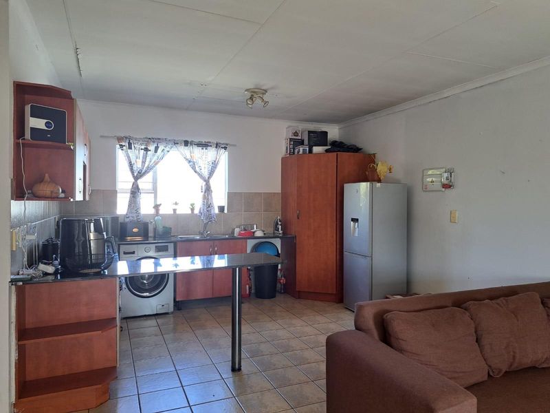 2-Bedroom Second Floor Townhouse to Rent in Bardene, Boksburg - Photo 8