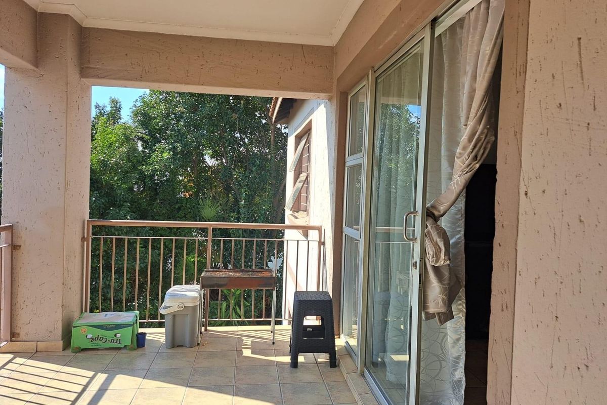 2-Bedroom Second Floor Townhouse to Rent in Bardene, Boksburg - Photo 3