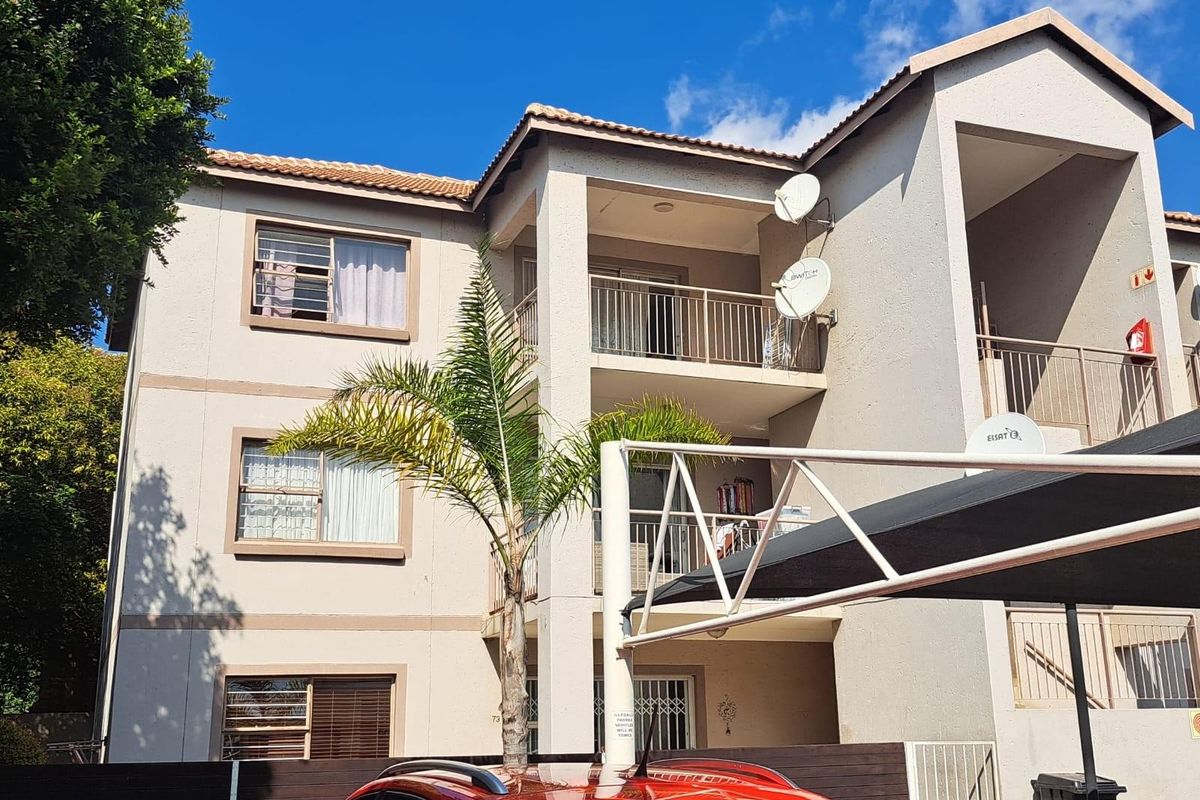 2-Bedroom Second Floor Townhouse to Rent in Bardene, Boksburg - Photo 2