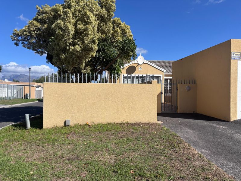 Perfect Starter Home in Quiet Tygerdal Close - Photo 1