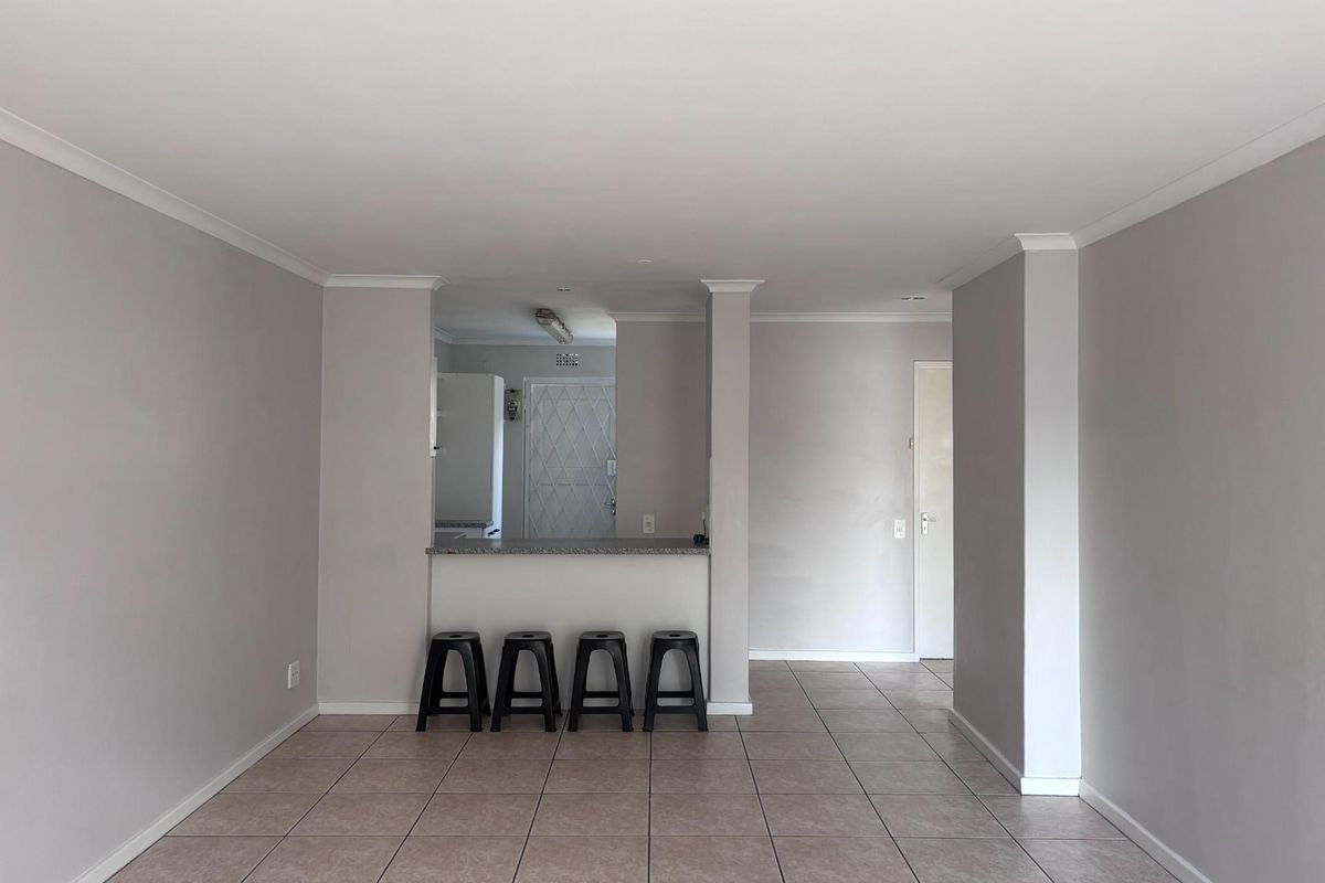 Perfect Starter Home in Quiet Tygerdal Close - Photo 4
