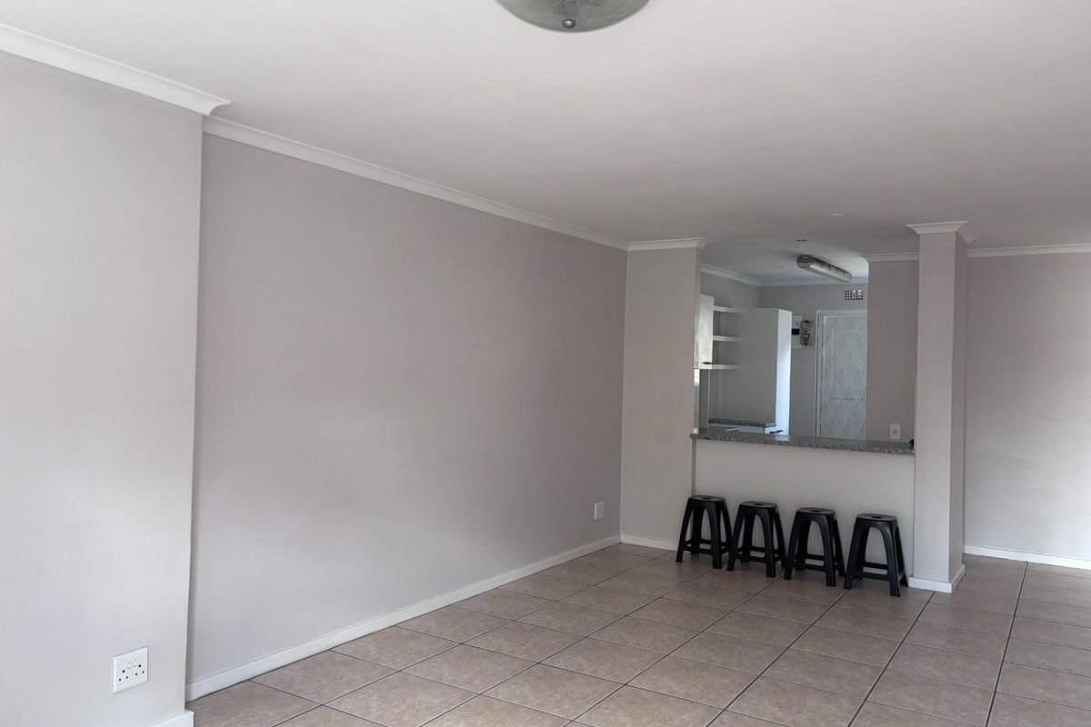 Perfect Starter Home in Quiet Tygerdal Close - Photo 3