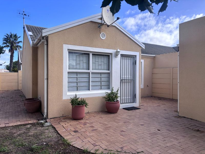 Perfect Starter Home in Quiet Tygerdal Close - Photo 2