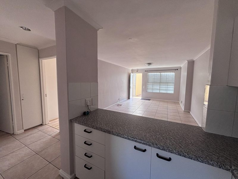 Perfect Starter Home in Quiet Tygerdal Close - Photo 9