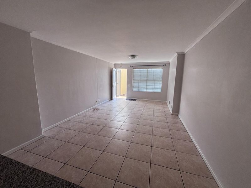 Perfect Starter Home in Quiet Tygerdal Close - Photo 8