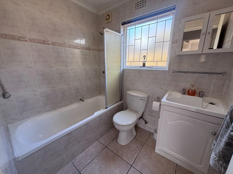 Perfect Starter Home in Quiet Tygerdal Close - Photo 7