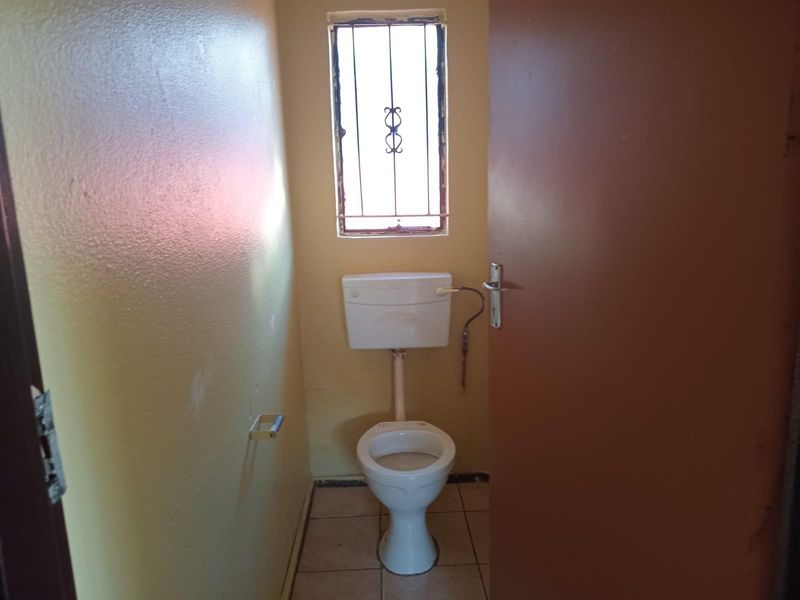 House To Rent in Protea Glen, Soweto - Photo 7