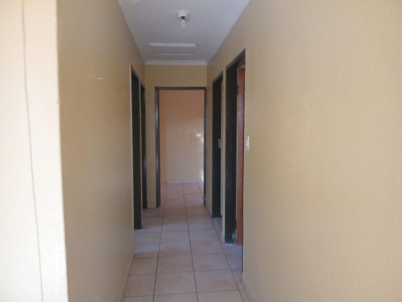 House To Rent in Protea Glen, Soweto - Photo 6