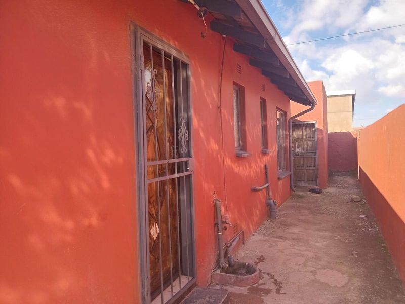 House To Rent in Protea Glen, Soweto - Photo 3