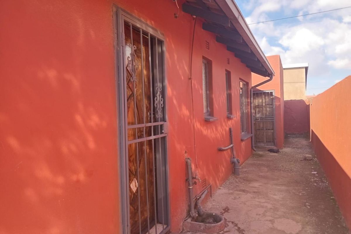 House To Rent in Protea Glen, Soweto - Photo 3