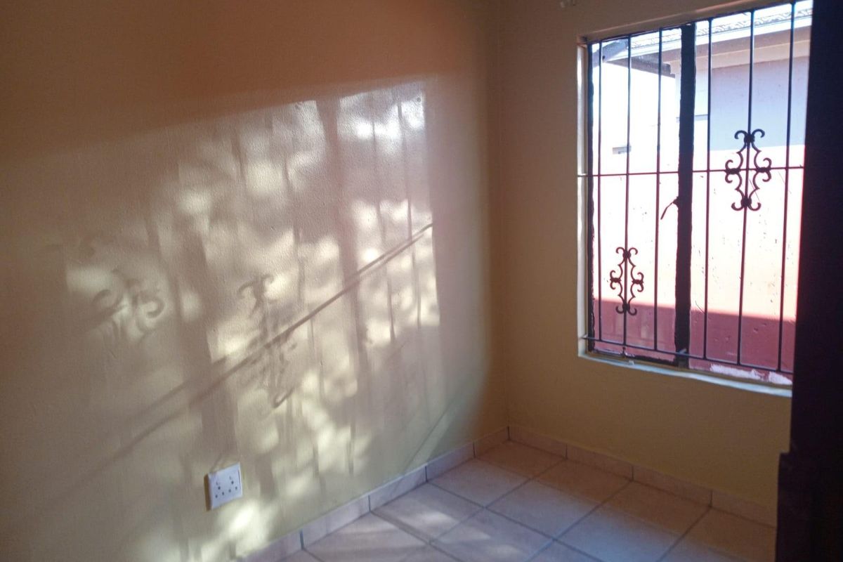 House To Rent in Protea Glen, Soweto - Photo 4