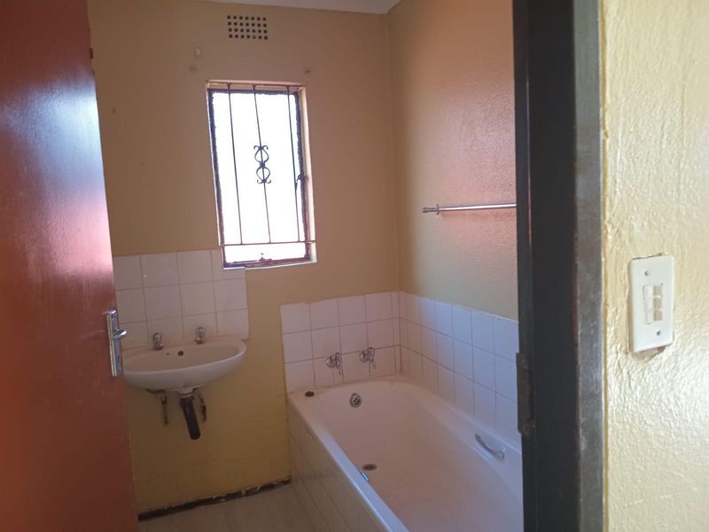 House To Rent in Protea Glen, Soweto - Photo 10