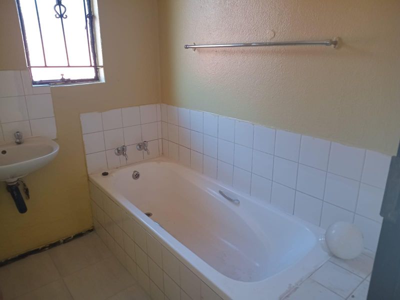House To Rent in Protea Glen, Soweto - Photo 9