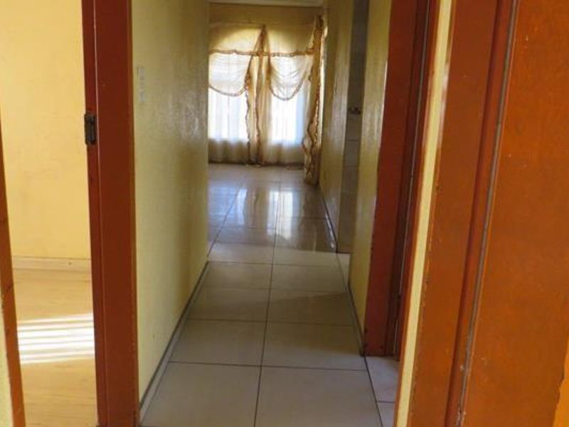 3 Bedroom House To Rent Tembisa - Photo 8
