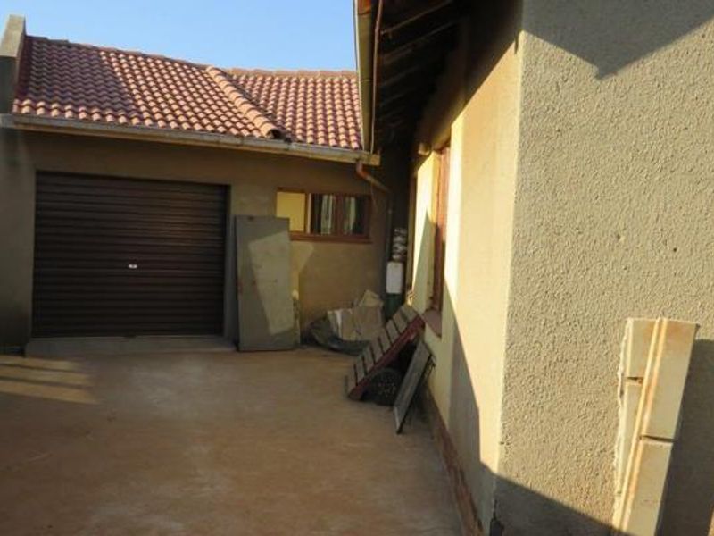3 Bedroom House To Rent Tembisa - Photo 7