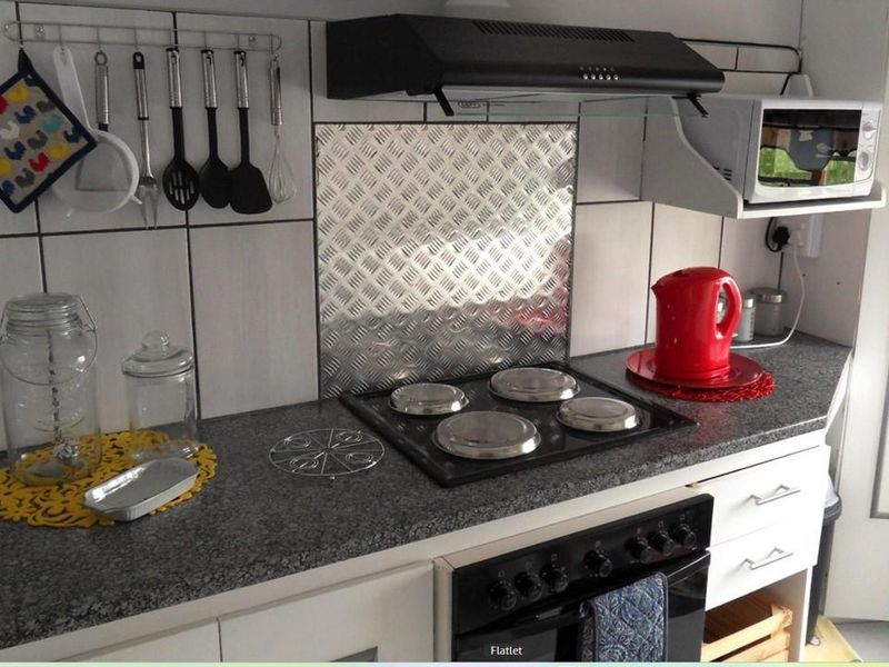 3 Bedroom House + Flatlet For Sale in Van Dyks Bay - Photo 7