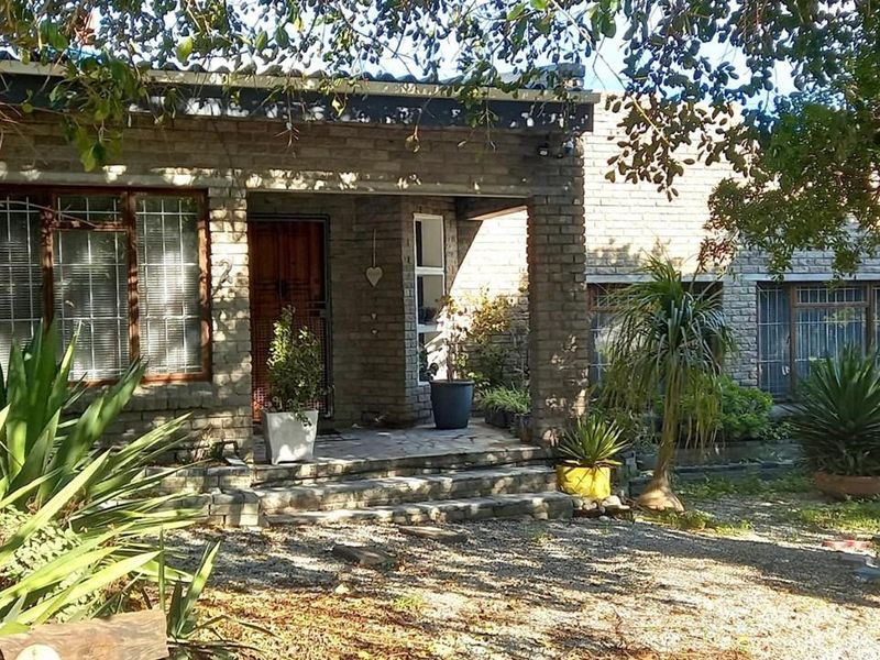 3 Bedroom House + Flatlet For Sale in Van Dyks Bay - Photo 2