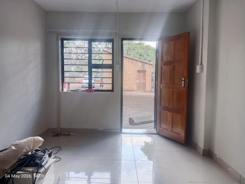 One bedroom apartment avaialble in Amary Heights, walking distance from Peglerae and JST Hosiptal - Photo 3