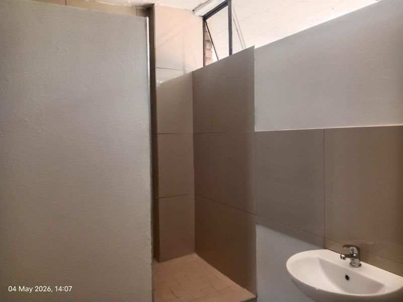 One bedroom apartment avaialble in Amary Heights, walking distance from Peglerae and JST Hosiptal - Photo 8