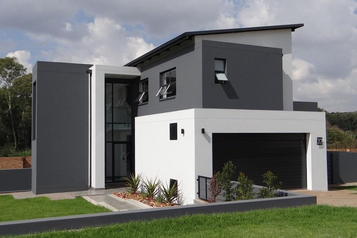 4 Bedroom House For Sale in Fountainbrook Estate, Midstream Estate, Centurion - Photo 2