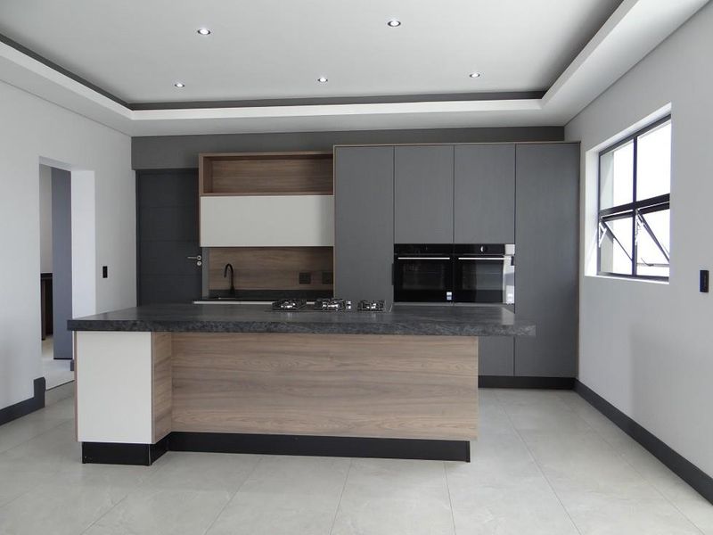 4 Bedroom House For Sale in Fountainbrook Estate, Midstream Estate, Centurion - Photo 5