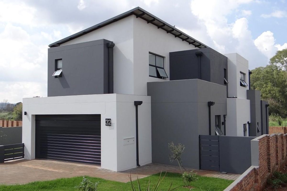4 Bedroom House For Sale in Fountainbrook Estate, Midstream Estate, Centurion - Photo 3