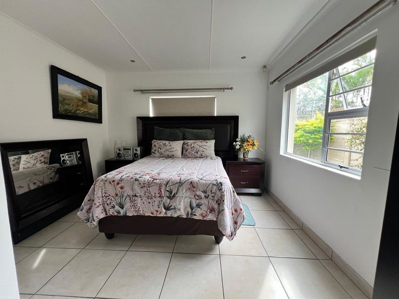 Townhouse For Sale in Nahoon Valley Park, East London - Photo 7