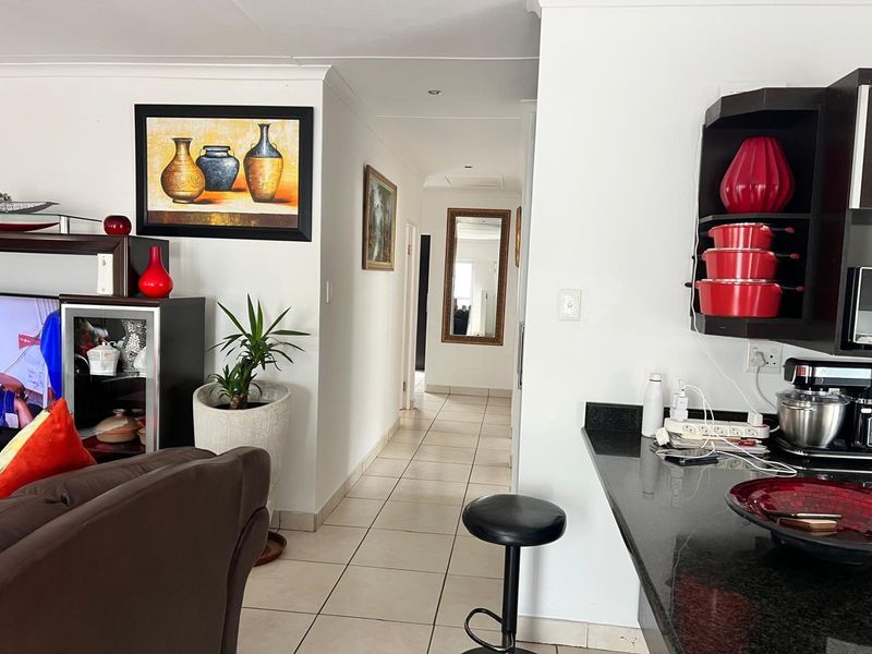 Townhouse For Sale in Nahoon Valley Park, East London - Photo 6