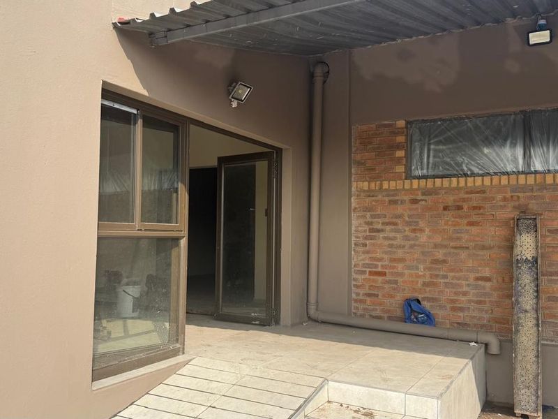 Factory To Rent in Groenkol, Middelburg - Photo 4