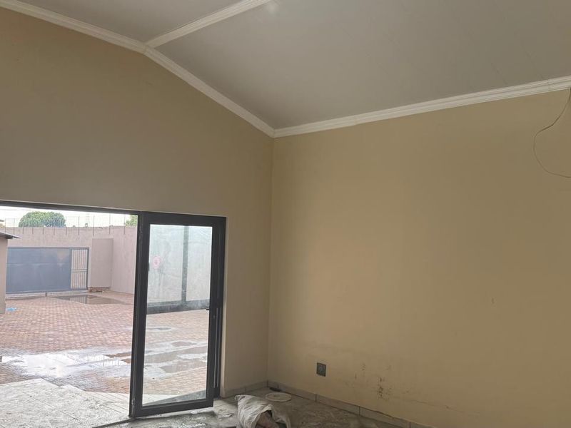 Factory To Rent in Groenkol, Middelburg - Photo 3