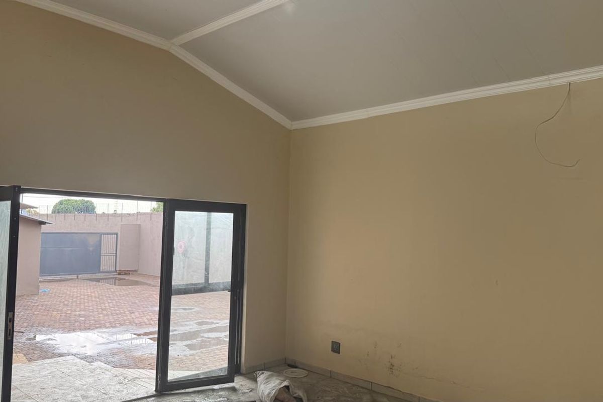 Factory To Rent in Groenkol, Middelburg - Photo 3