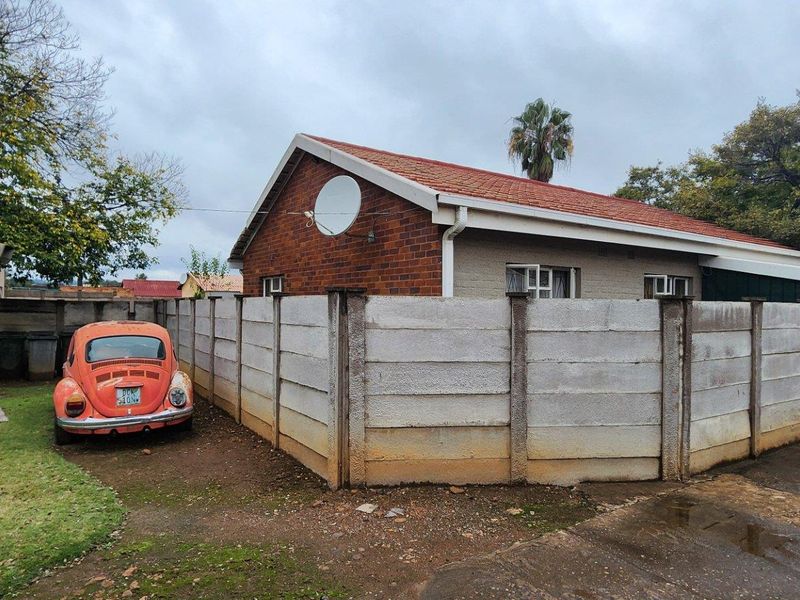3 Bed House For Sale in East Lynne, Pretoria - Photo 2